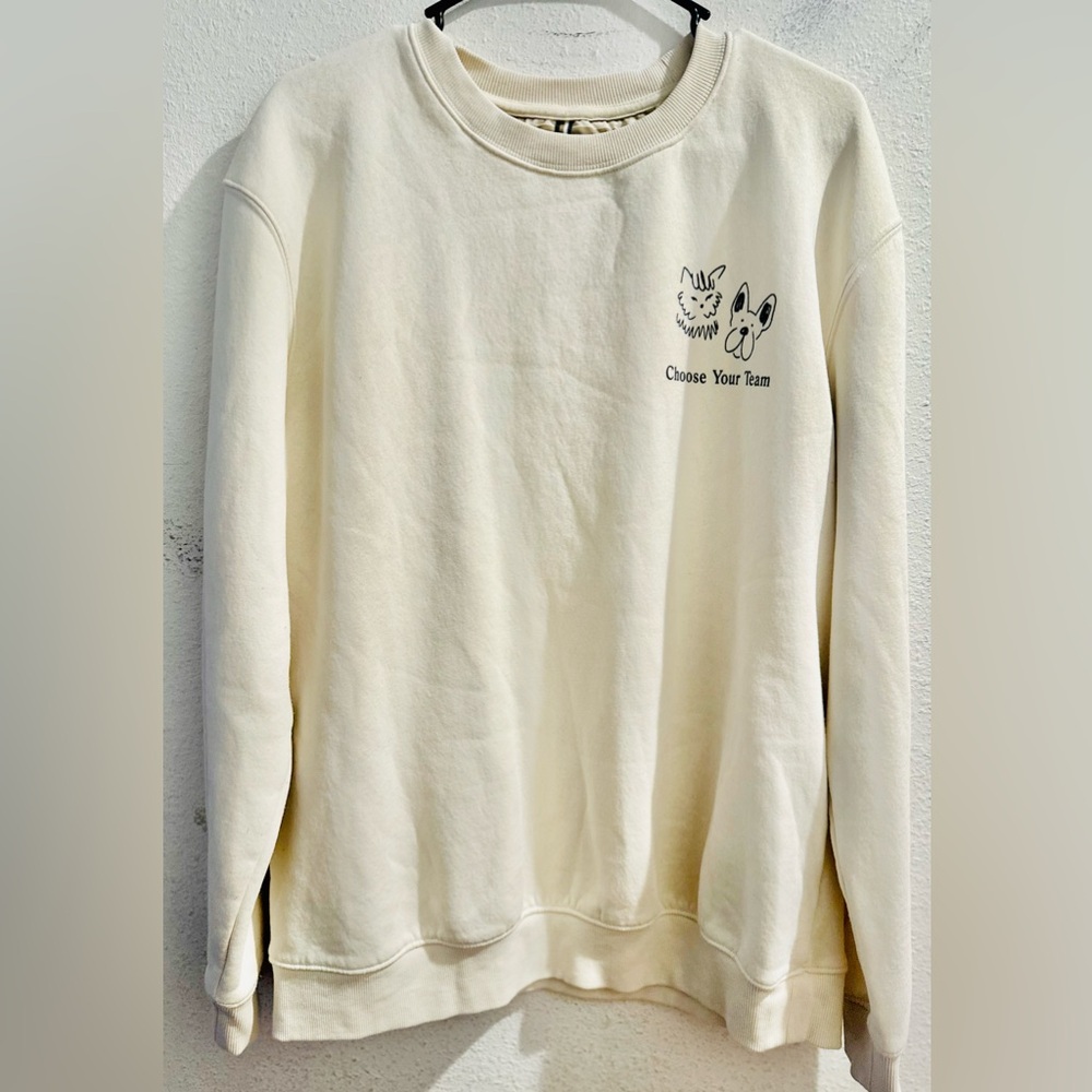 NWOT Denim & Flower “Choose Your Team” Cat Vs. Dog Cream Crewneck Sweatshirt XL